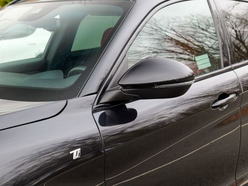 Used 2024 Alfa Romeo Stelvio Ti w/ Performance Driving Package image 11