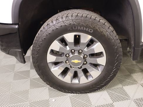 Used 2023 Chevrolet Silverado 2500 Custom w/ Custom Value Package image 16