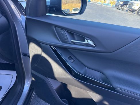 New 2026 Chevrolet Equinox LT w/ LPO, Floor Liner Package image 17