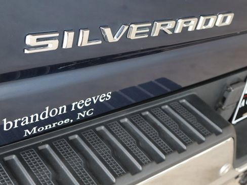 Used 2020 Chevrolet Silverado 2500 LTZ w/ LTZ Plus Package image 59