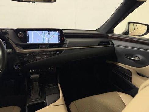 Used 2019 Lexus ES 300h w/ Premium Package FWD image 31