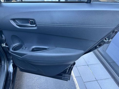 Used 2022 Toyota Corolla Cross LE w/ Moonroof Package image 28