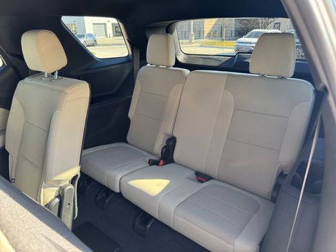 Used 2023 Chevrolet Traverse LS w/ Safety Package image 18