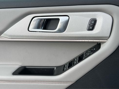 New 2026 Ford Explorer Active w/ Active Comfort Package image 31