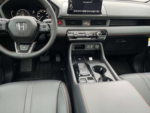 New 2025 Honda Pilot TrailSport image 13