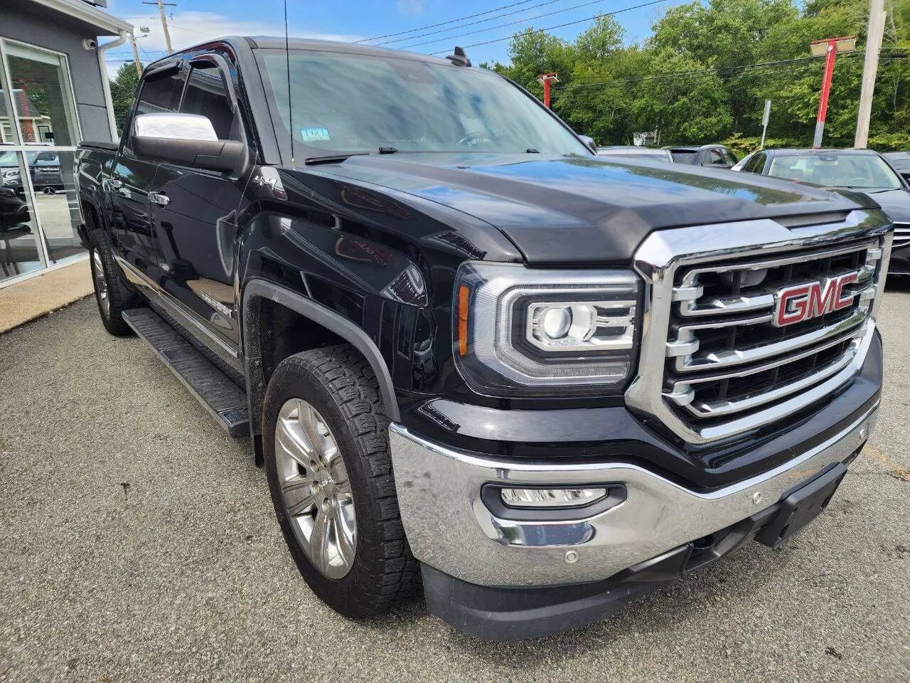 Used 2017 GMC Sierra 1500 SLT AWD/4WD image 3