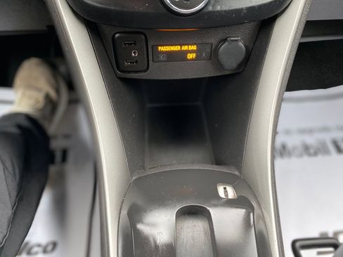 Used 2020 Chevrolet Trax LT w/ LT Convenience Package FWD image 24