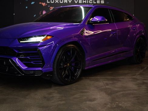 Used 2021 Lamborghini Urus AWD/4WD image 2