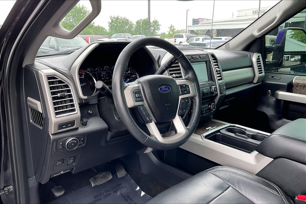 Used 2017 Ford F250 Lariat w/ Lariat Ultimate Package AWD/4WD image 15