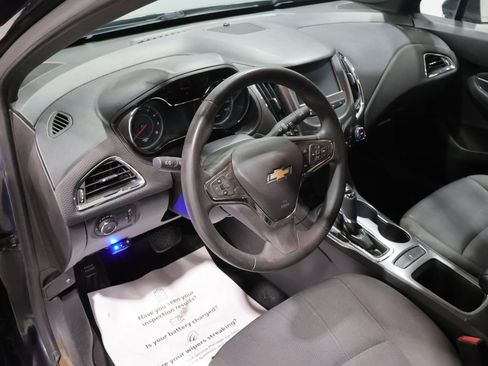 Used 2016 Chevrolet Cruze LT w/ Convenience Package FWD image 16