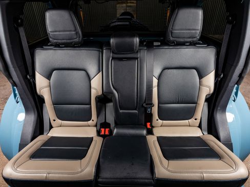 Used 2023 Ford Bronco Wildtrak image 36