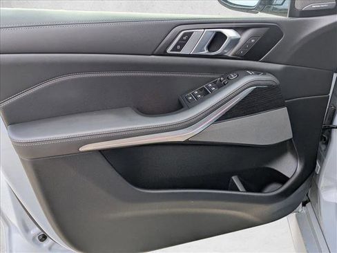 Used 2026 BMW X5 sDrive40i w/ M Sport Package image 10