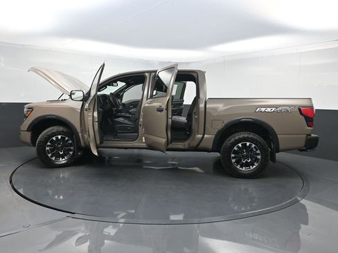 Used 2021 Nissan Titan PRO-4X w/ Pro-4x Convenience Package AWD/4WD image 41