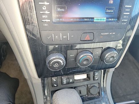 Used 2016 Chevrolet Traverse LT image 25