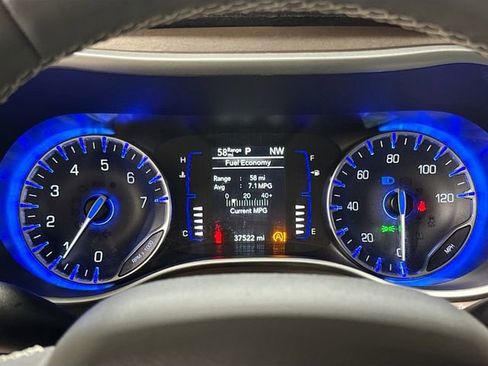 Used 2022 Chrysler Voyager LX FWD image 14