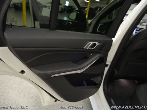 Used 2019 BMW X5 xDrive40i w/ M Sport Package image 39