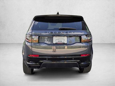 New 2025 Land Rover Discovery Sport Dynamic SE image 8