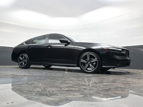 Used 2025 Honda Accord Sport image 27