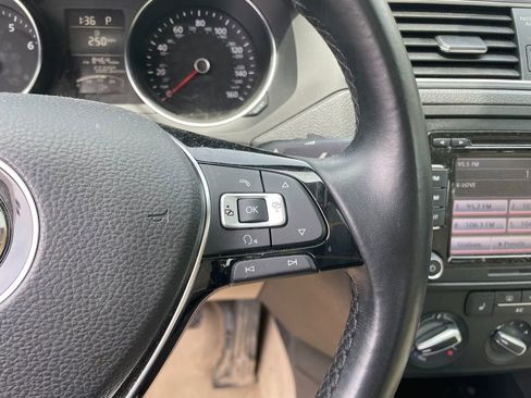 Used 2015 Volkswagen Jetta SE FWD image 17