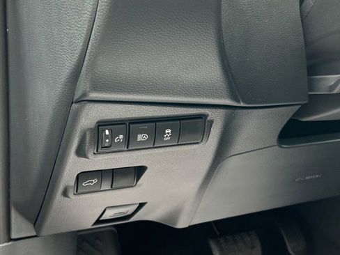 Used 2026 Toyota Corolla Cross XLE w/ Convenience Package image 34