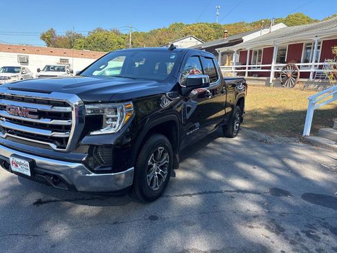 Used 2020 GMC Sierra 1500 SLE w/ SLE Value Package image 8