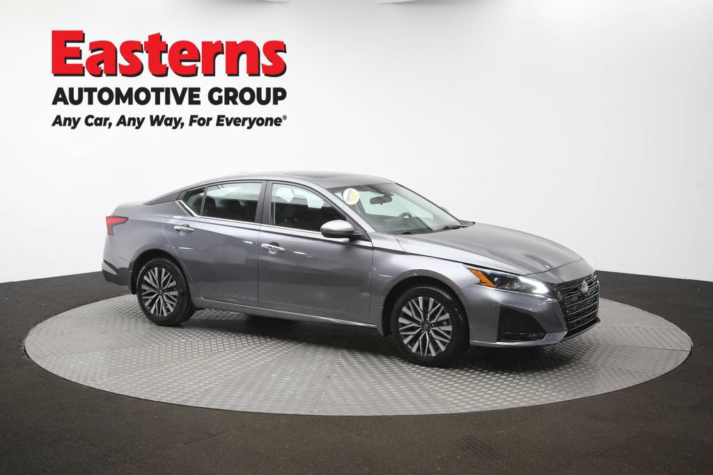 Used 2023 Nissan Altima 2.5 SV w/ SV Premium Package AWD/4WD image 50