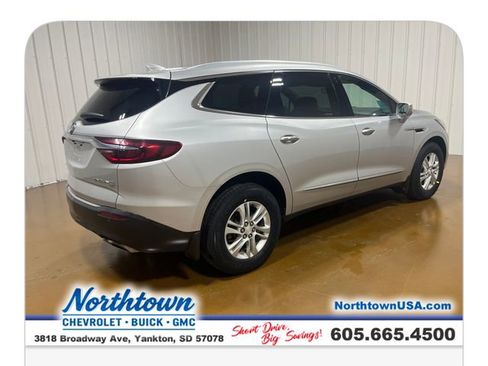 Used 2018 Buick Enclave Essence AWD/4WD image 6