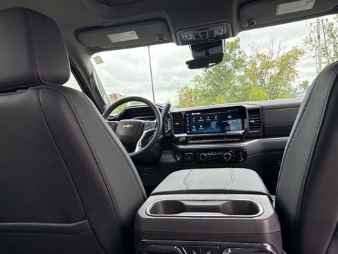 Used 2025 Chevrolet Silverado 2500 LTZ w/ LTZ Plus Package image 28