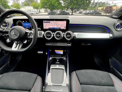 Used 2025 Mercedes-Benz GLB 35 AMG 4MATIC image 5