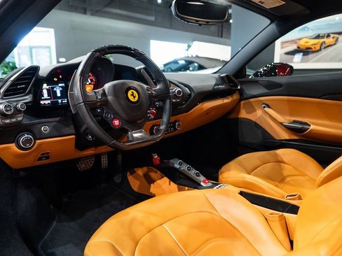 Used 2018 Ferrari 488 GTB image 25
