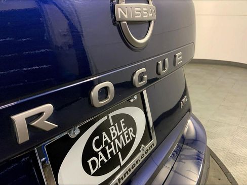 Used 2025 Nissan Rogue SV image 8