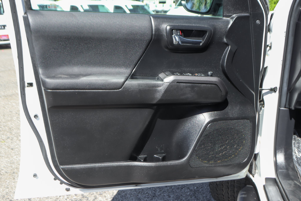 Used 2021 Toyota Tacoma TRD Off-Road w/ Technology Package AWD/4WD image 14