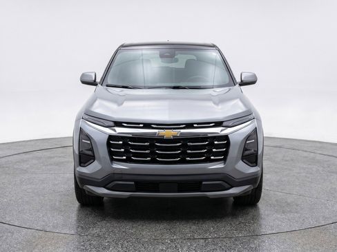 Used 2025 Chevrolet Equinox LT FWD image 2