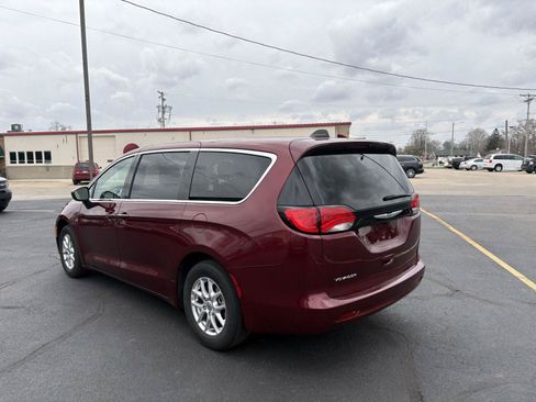 Used 2023 Chrysler Voyager LX FWD image 23