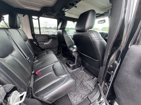 Used 2013 Jeep Wrangler Unlimited Sahara AWD/4WD image 39