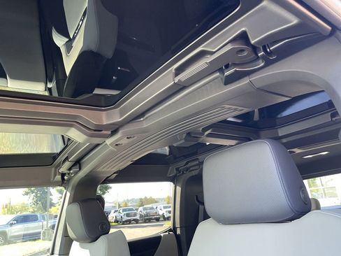 New 2026 GMC Hummer EV SUV image 18