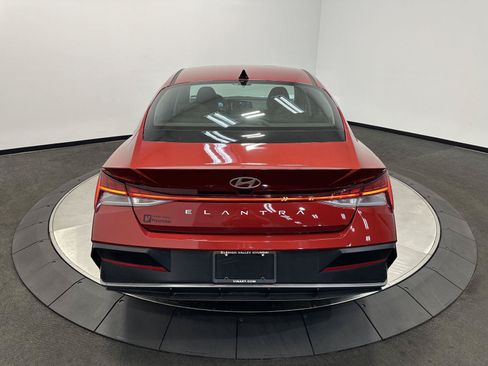 Certified 2024 Hyundai Elantra SEL w/ Convenience Package FWD image 6