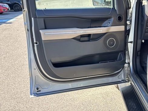 Used 2024 Ford Expedition Limited image 14