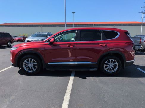 Used 2019 Hyundai Santa Fe SE image 3