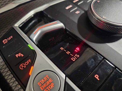 Used 2025 BMW 330i xDrive Sedan w/ M Sport Package AWD/4WD image 27