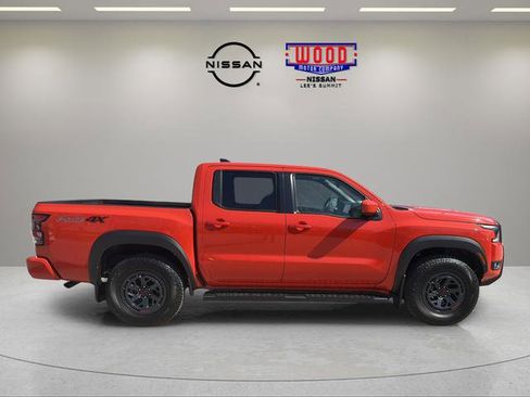 Used 2025 Nissan Frontier PRO-4X AWD/4WD image 2