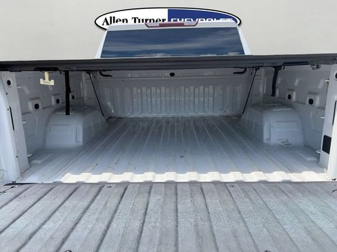 Used 2021 Chevrolet Silverado 1500 LT w/ Z71 Off-Road Package AWD/4WD image 7