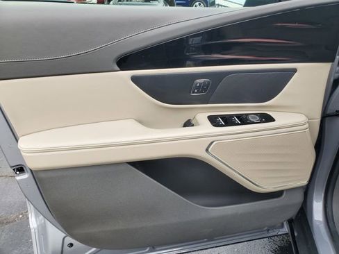 Certified 2024 Lincoln Nautilus Premier AWD/4WD image 9
