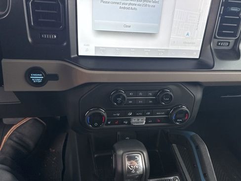 Used 2023 Ford Bronco Wildtrak image 18