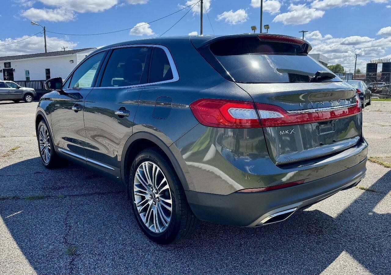 Used 2017 Lincoln MKX Reserve FWD image 3
