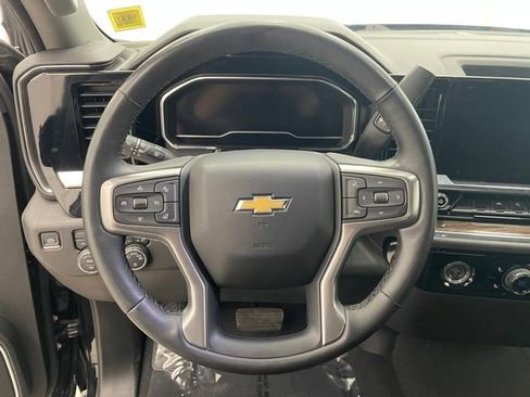 Used 2023 Chevrolet Silverado 1500 LT AWD/4WD image 13