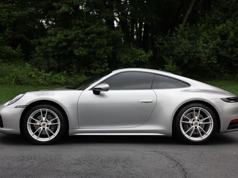 Used 2024 Porsche 911 Carrera w/ Premium Package image 12