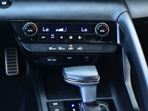 Used 2025 Hyundai Elantra Sport FWD image 27