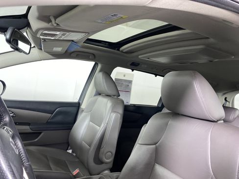 Used 2016 Honda Odyssey Touring image 2