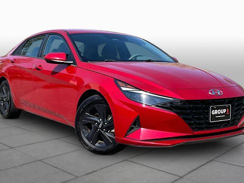 Used 2022 Hyundai Elantra SEL FWD image 4